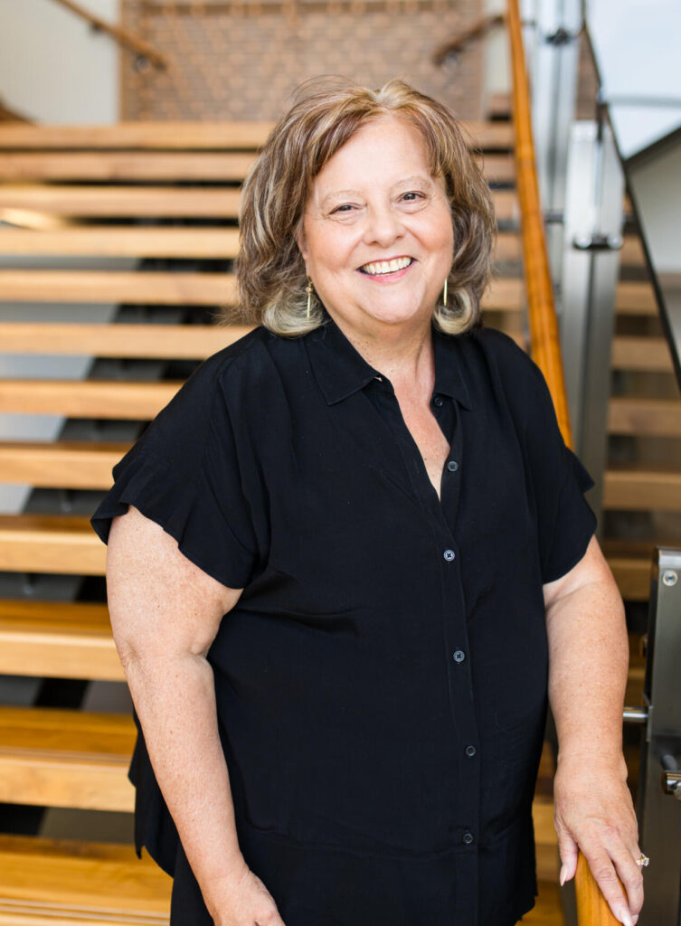 Anne Lakusta, Broker